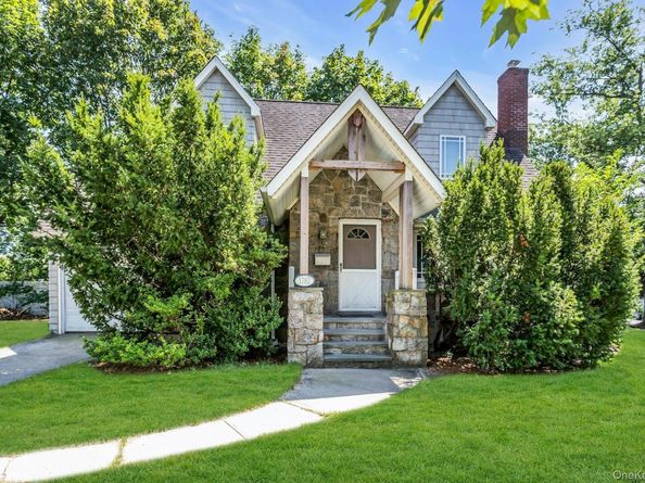 1782 Adlin Court, East Meadow NY 11554
