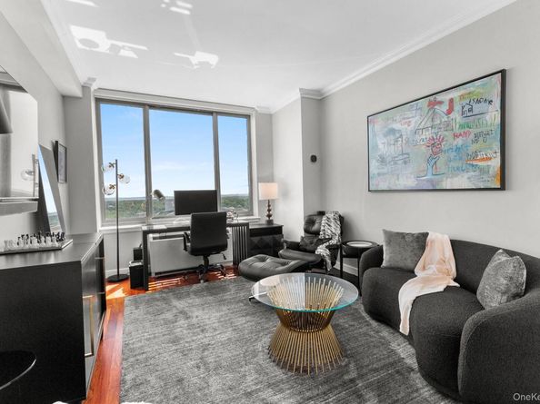 10 City Place 30H, White Plains NY 10601