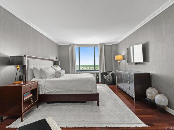 10 City Place 30H, White Plains NY 10601