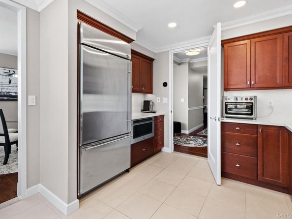 10 City Place 30H, White Plains NY 10601