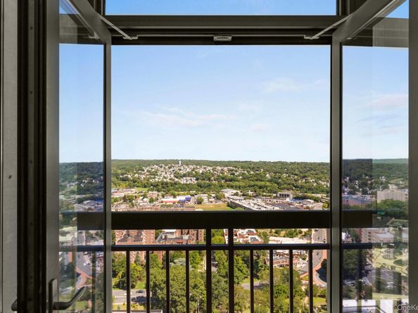 10 City Place 30H, White Plains NY 10601