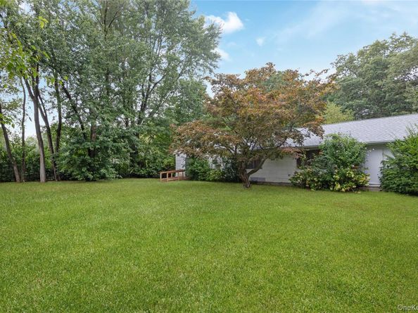 10 Ardendale Road, East Northport NY 11731