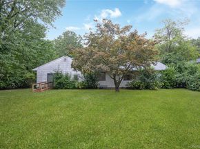 10 Ardendale Road, East Northport NY 11731