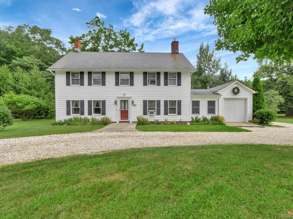 127 North Street, Manorville NY 11949