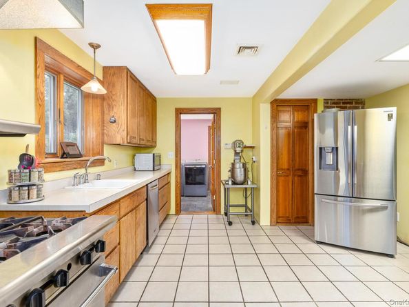 127 North Street, Manorville NY 11949
