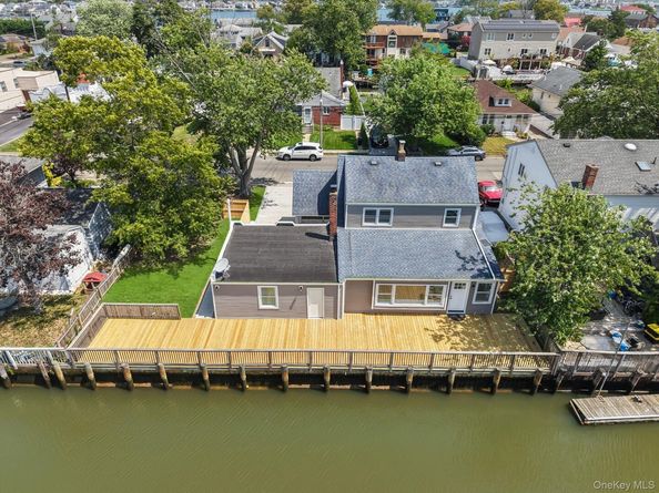 3322 Parkway Drive, Baldwin NY 11510