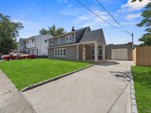 3322 Parkway Drive, Baldwin NY 11510