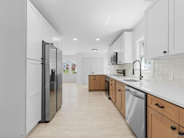 3322 Parkway Drive, Baldwin NY 11510
