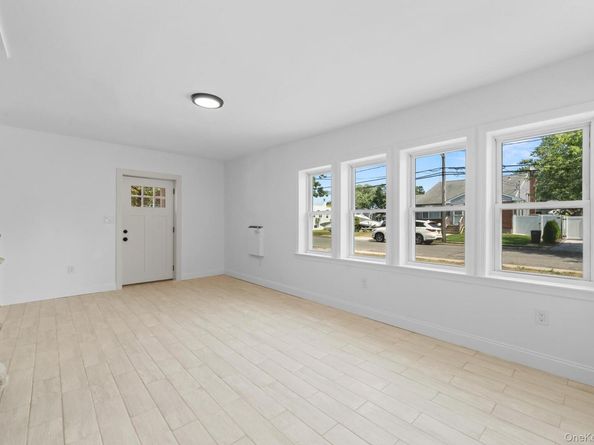 3322 Parkway Drive, Baldwin NY 11510