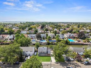 3322 Parkway Drive, Baldwin NY 11510