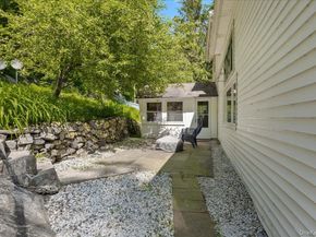 398 E Main Street, Jefferson Valley NY 10535