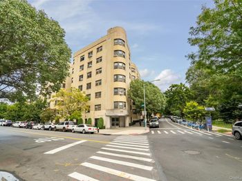 190 E Mosholu Parkway S