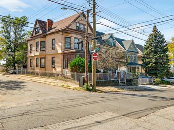 40 Point Street
