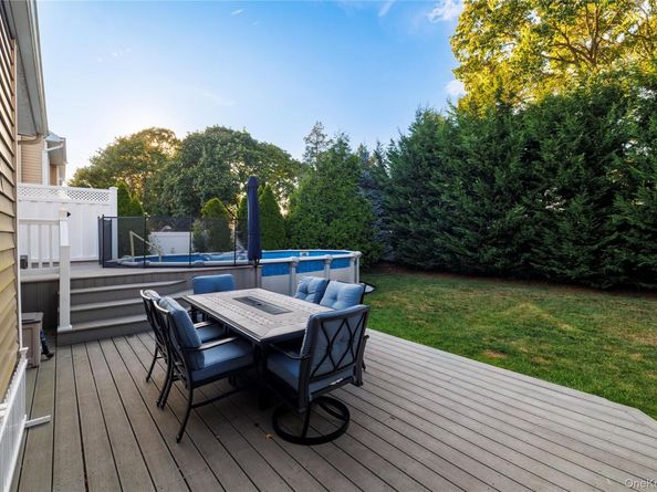 137 Willard Avenue, Farmingdale NY 11735
