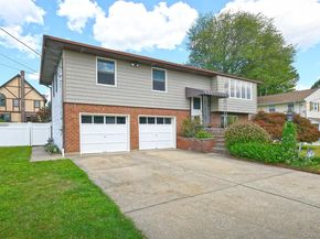 17 Regent Street, Hicksville NY 11801