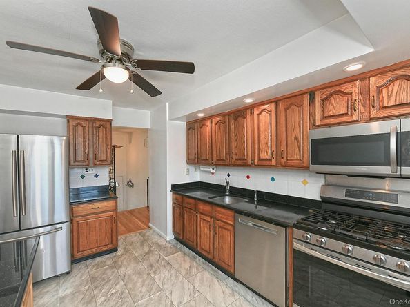 17 Regent Street, Hicksville NY 11801