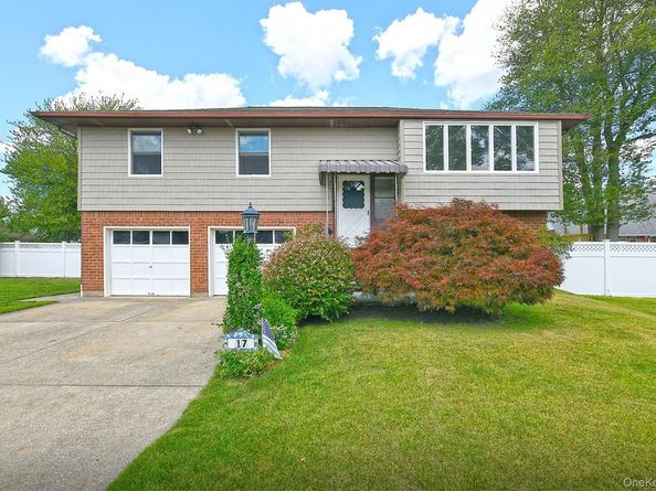 17 Regent Street, Hicksville NY 11801