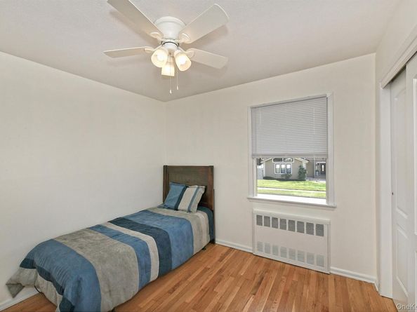 17 Regent Street, Hicksville NY 11801
