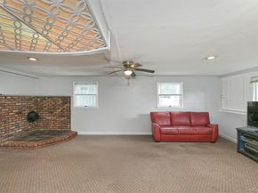17 Regent Street, Hicksville NY 11801