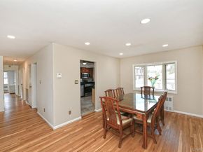 17 Regent Street, Hicksville NY 11801
