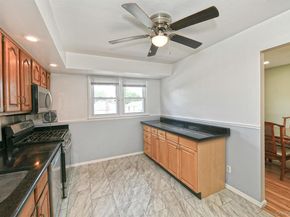 17 Regent Street, Hicksville NY 11801
