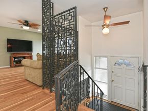 17 Regent Street, Hicksville NY 11801