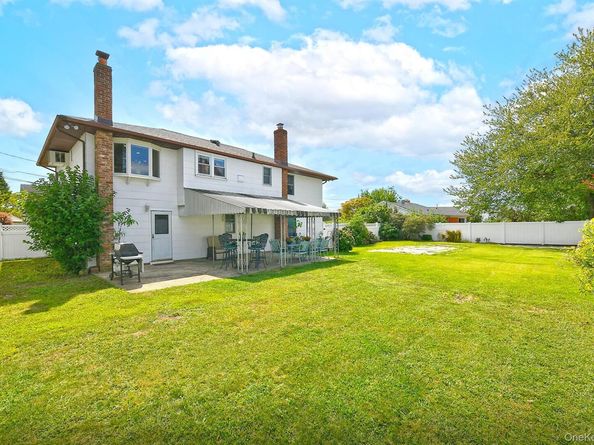 17 Regent Street, Hicksville NY 11801