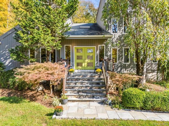 61 Mill River Road, South Salem NY 10590