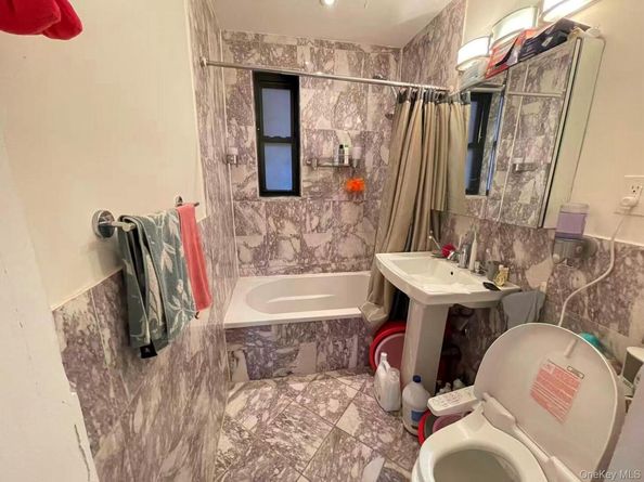 15030 71st Avenue 2D, Kew Garden Hills NY 11367