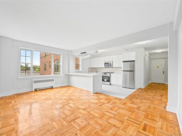 220 Pelham Road 1N, New Rochelle NY 10805
