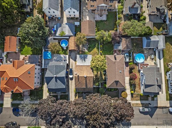 8732 258th Street, Floral Park NY 11001