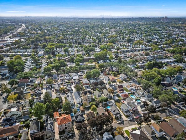8732 258th Street, Floral Park NY 11001