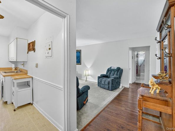 11 Bryant Crescent 1B, White Plains NY 10605