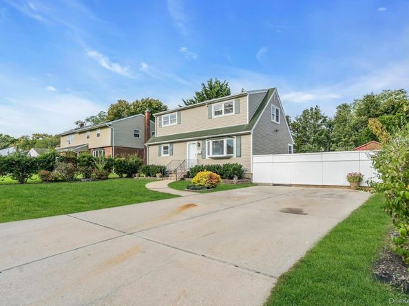 51 Arbor Lane, Centereach NY 11720