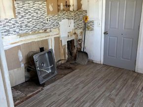 122 Old Oak Lane, Levittown NY 11756