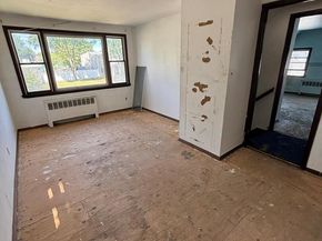 122 Old Oak Lane, Levittown NY 11756