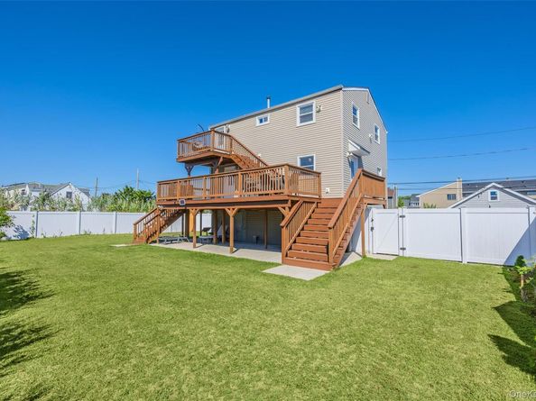 853 S Bay Street, Lindenhurst NY 11757