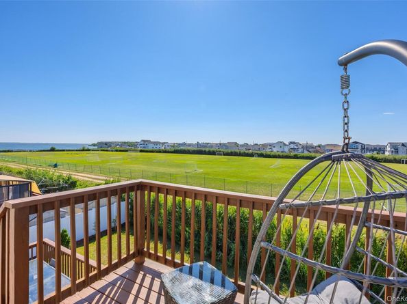 853 S Bay Street, Lindenhurst NY 11757