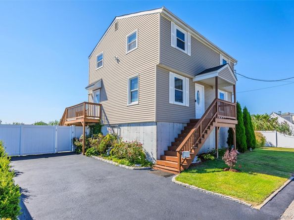 853 S Bay Street, Lindenhurst NY 11757