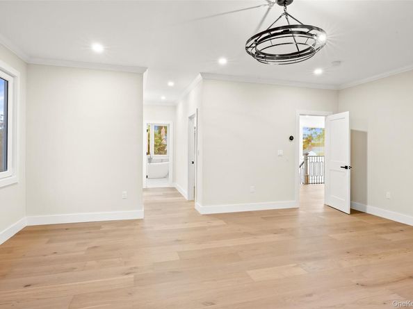 182 Friends Lane, Westbury NY 11590
