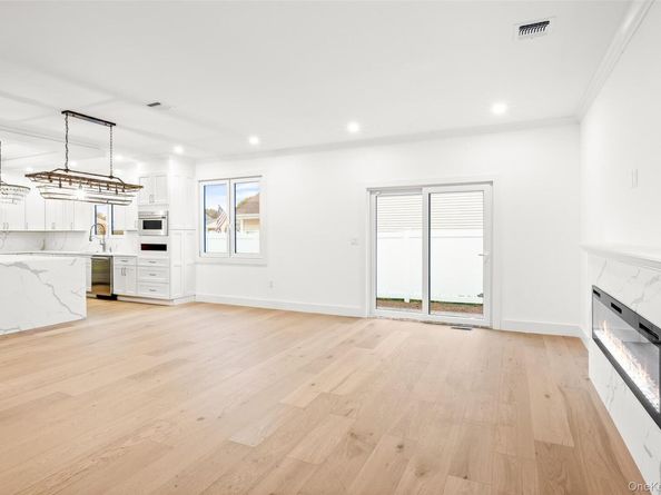 182 Friends Lane, Westbury NY 11590
