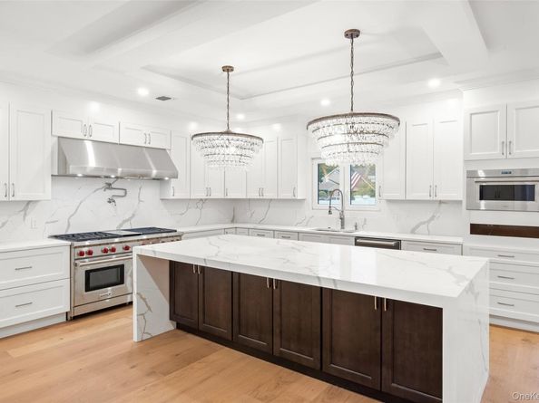 182 Friends Lane, Westbury NY 11590