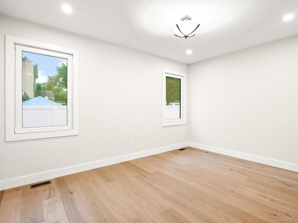 182 Friends Lane, Westbury NY 11590