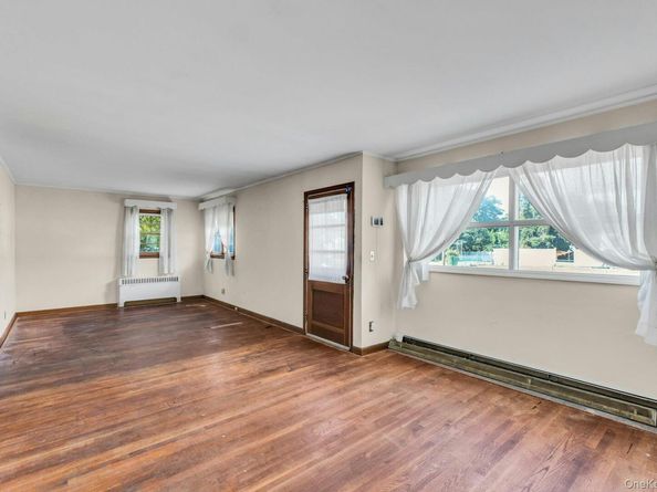 8 N Westbury Road, Hampton Bays NY 11946