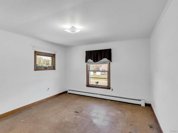 8 N Westbury Road, Hampton Bays NY 11946