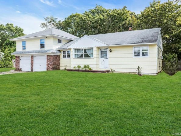 8 N Westbury Road, Hampton Bays NY 11946