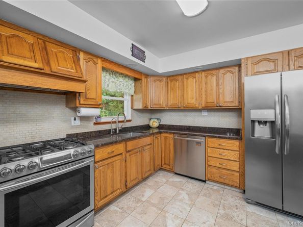 142 Pembrook Drive, Yonkers NY 10710