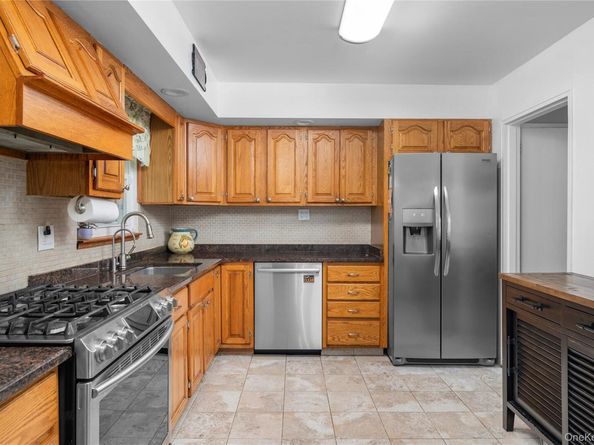 142 Pembrook Drive, Yonkers NY 10710