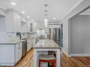 2 Rawlings Drive, Melville NY 11747