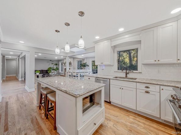 2 Rawlings Drive, Melville NY 11747
